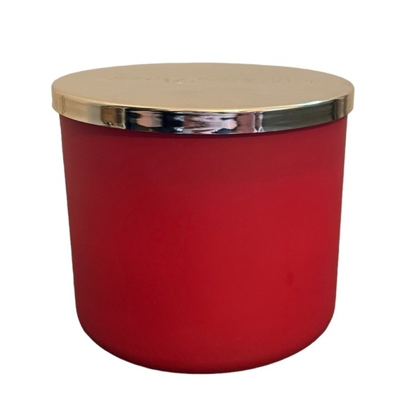 White Barn Bath & Body Works 3 Wick Candle Strawberry Pound Cake - Picture 3 of 6